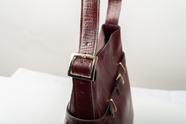 Δερμάτινη τσάντα Genui leather με ζωνάκι μπορντό - Image 4