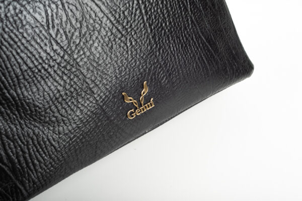 Δερμάτινη τσάντα Genui leather με ζωνάκι μαύρη - Image 5
